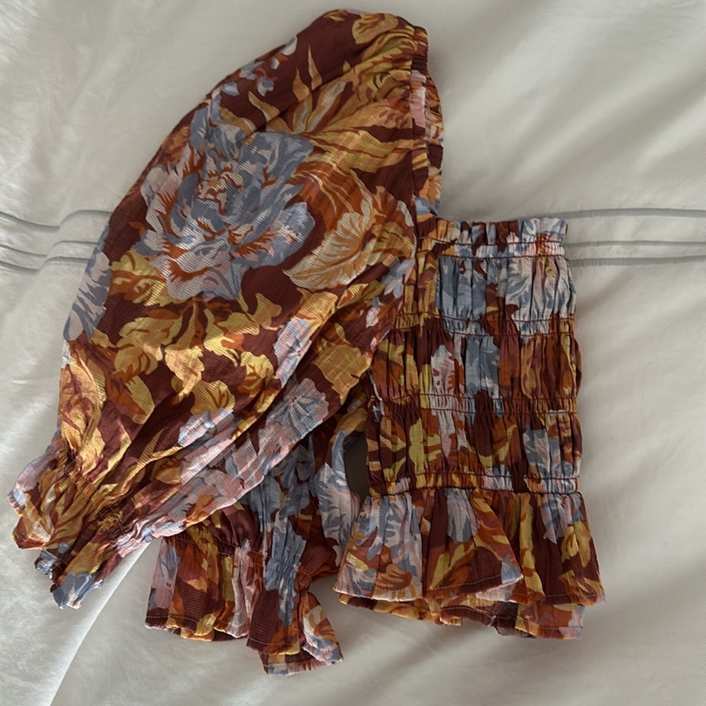 MINKPINK Serena Shirred Blouse - Picture 6 of 7